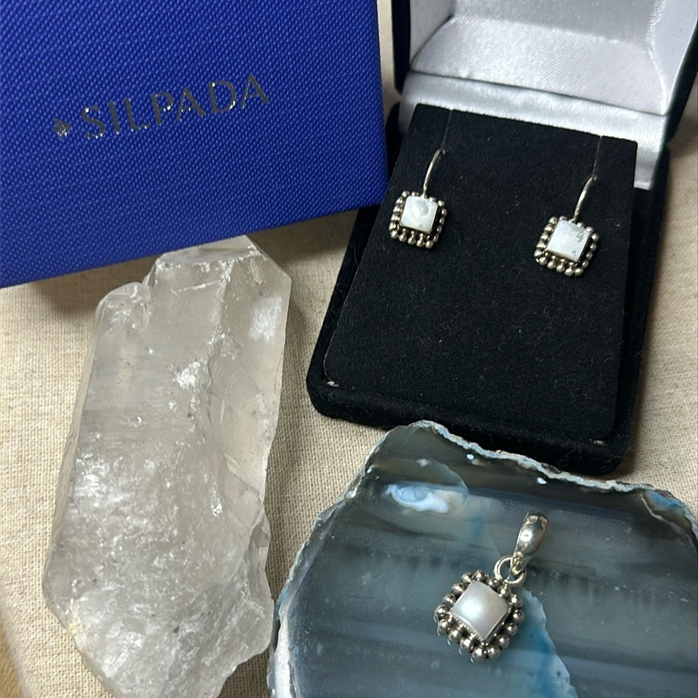 Silpada Sterling Silver Freshwater Pearl Button Earrings & Pendant Bundle set - Picture 2 of 8